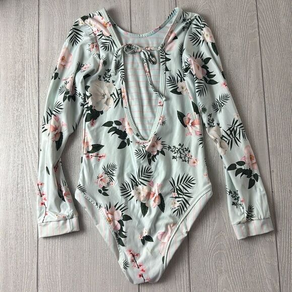 Girls one piece swimsuit, long sleeves rashguard 8/10 - Picture 4 of 6